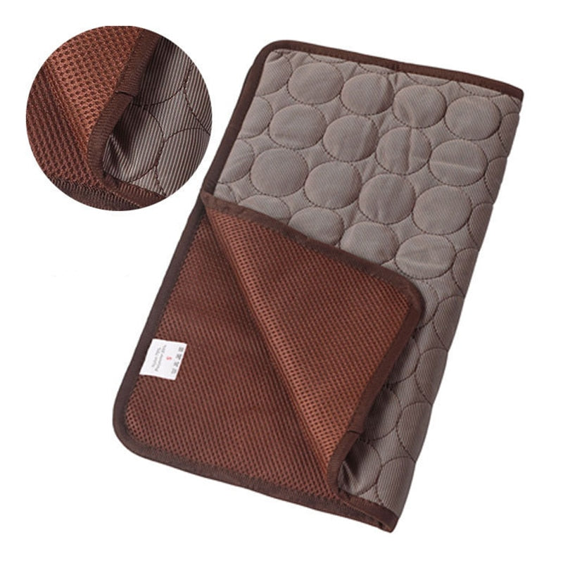 Pets Refreshing Carpet Pet Cooling Ice Pad Cold Silk Moisture-Proof Sofa Mats Portable Tour Sleeping Bed Pet Accessories Dog Mat