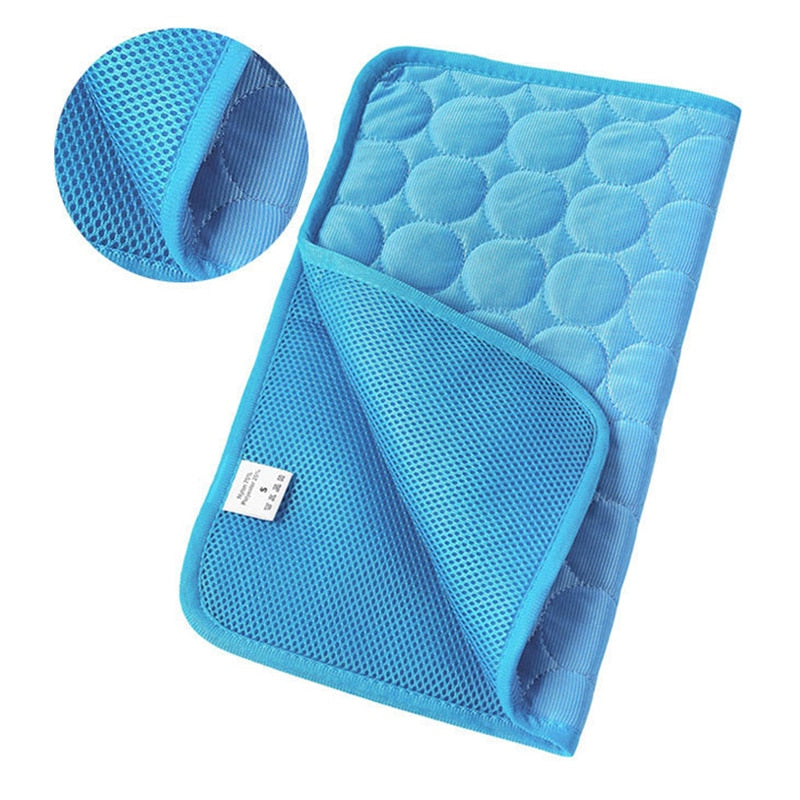 Pets Refreshing Carpet Pet Cooling Ice Pad Cold Silk Moisture-Proof Sofa Mats Portable Tour Sleeping Bed Pet Accessories Dog Mat